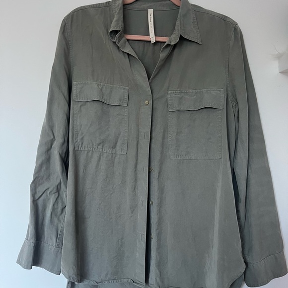 ARITZIA DRESS SHIRT/ BUTTON UP - Picture 3 of 3